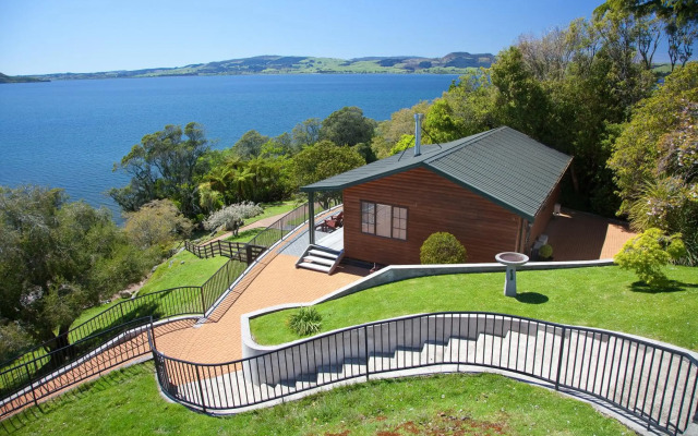 On The Point - Lake Rotorua