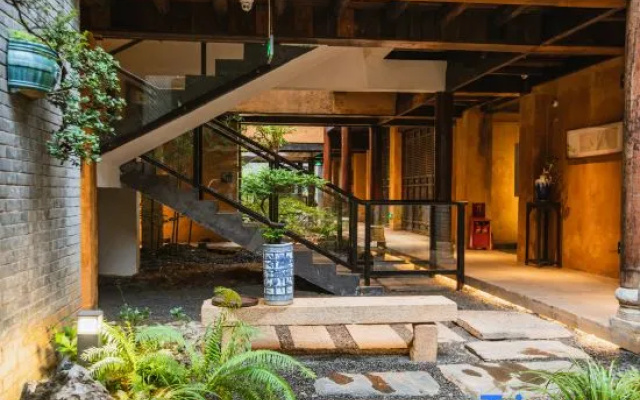 Liuzhou Qishe Hotel (Yaoyu Ancient Town Flagship Store)