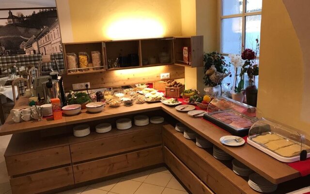Hotel-Gasthof-Fleischerei - Zur alten Post