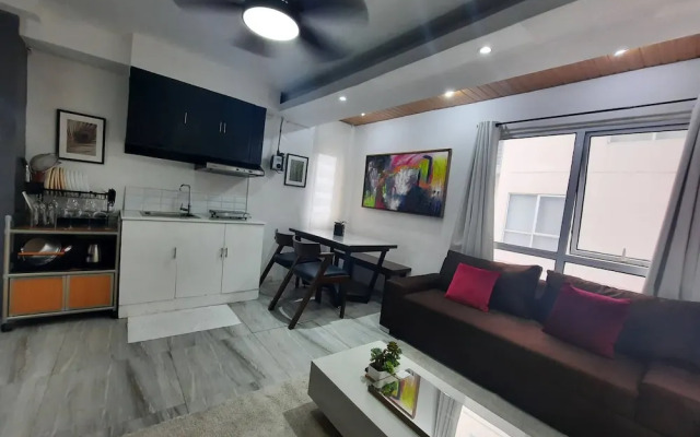 L1 Twin Bed Staycation in Bonifacio Global City