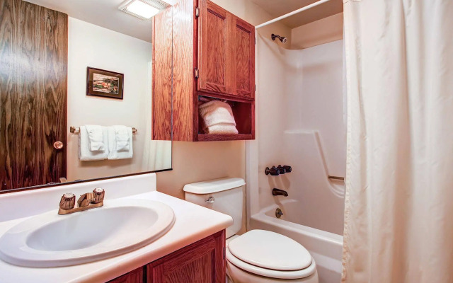 Tannenbaum Condominiums by Ski Country Resorts