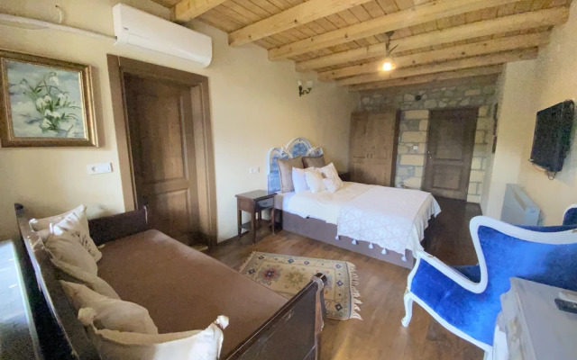 PluVia Boutique Hotel