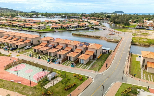 Bz14 Casa piscina e píer de Jet no Canal