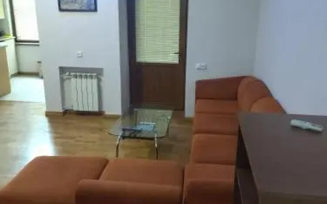 Abovyan 36 Apt & Tour