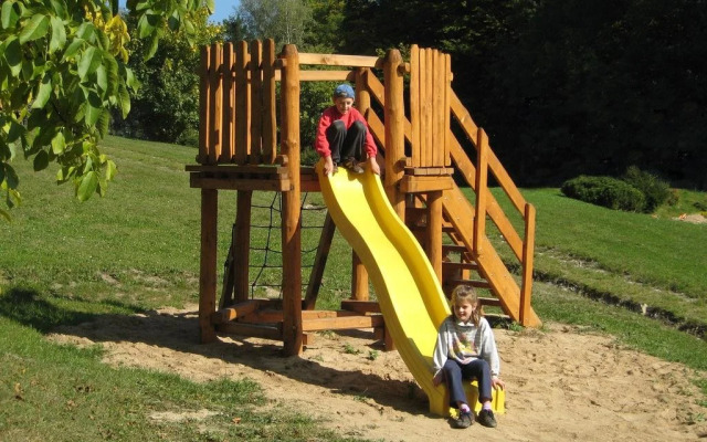 Selský dvůr 2