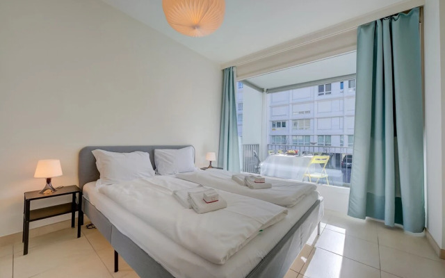 City Lake Apartment