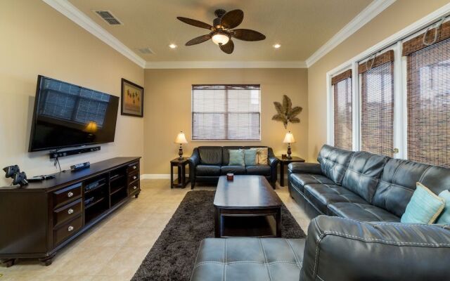 Paradise Landing 4 Bed 4 Bath Home Pool Home by RedAwning