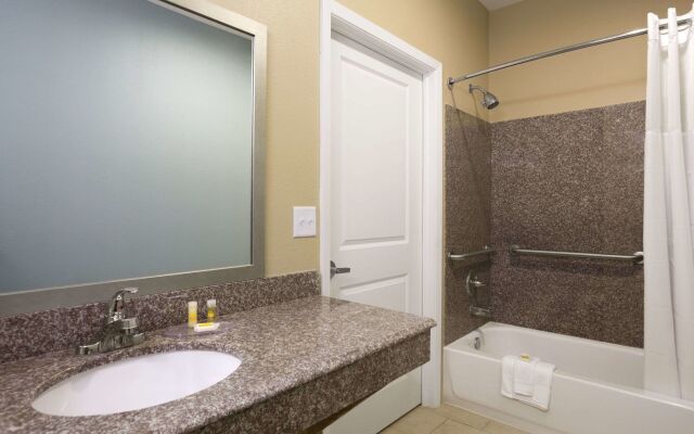 Days Inn & Suites by Wyndham Gonzales TX