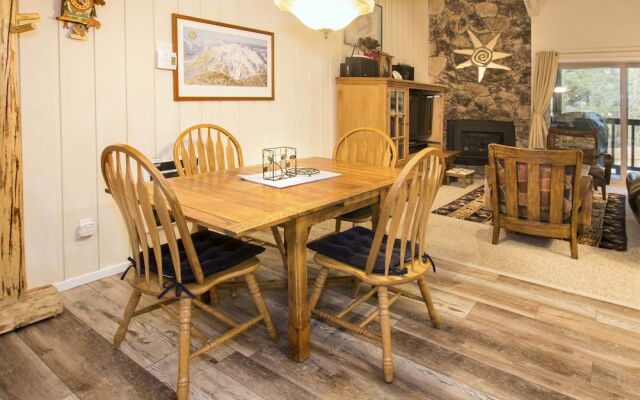 Chamonix - Year-round Fun w/ Shared Pool!