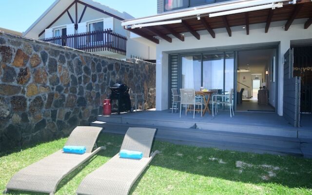 Stella Beach House by StayMauritius