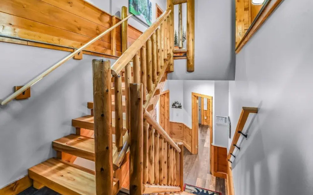 Panoramic Pointe 2 Bedroom Cabin