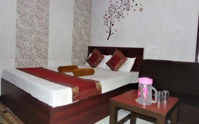 Luxmi Hotel