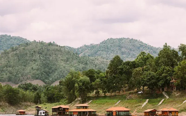 Pufa EngNam Lake Resort