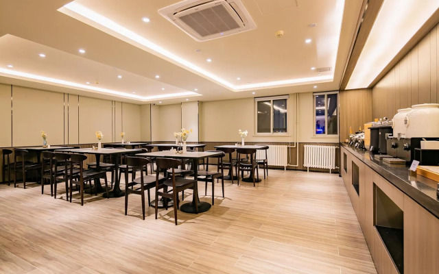 HanTing Hotel (Xi'an Keji Er Road Software Park Branch)