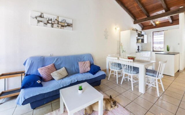 Stunning Home in Cervar Porat With Wifi and 2 Bedrooms
