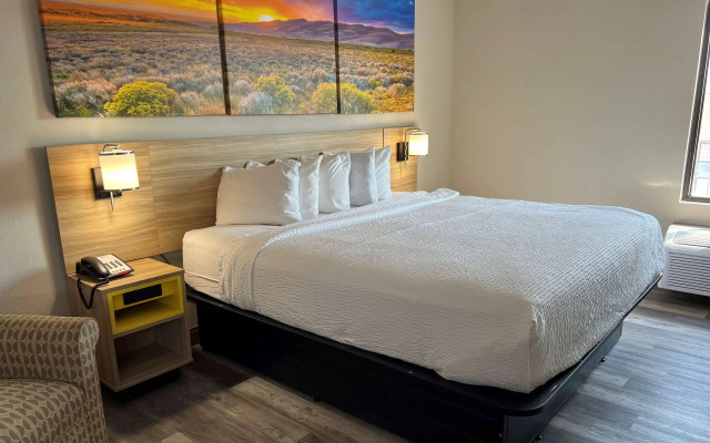 Days Inn by Wyndham Tulsa Central