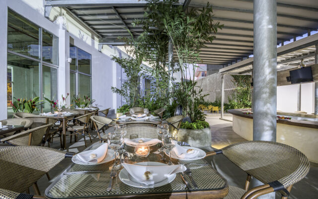 Pop Art Hotel CLC Puerto Mamonal Cartagena