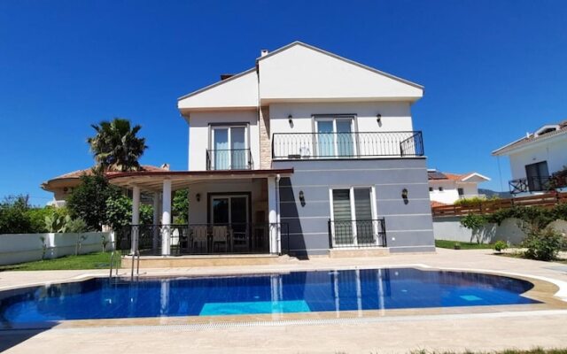 Beautiful 4-bed Villa Beril With Private Pool