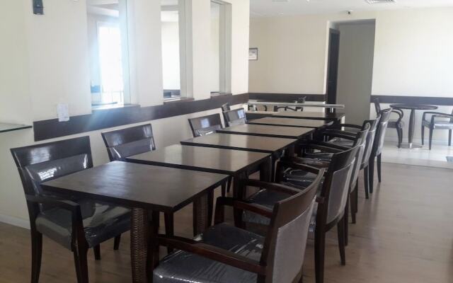 South Beach Copacabana Residence Club by Omar do Rio