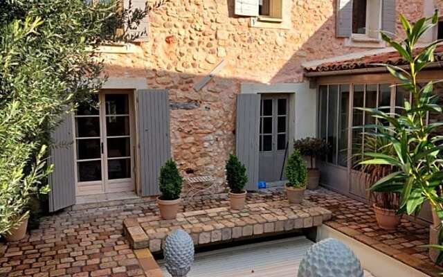 Le Mas de Perrotet en Roussillon