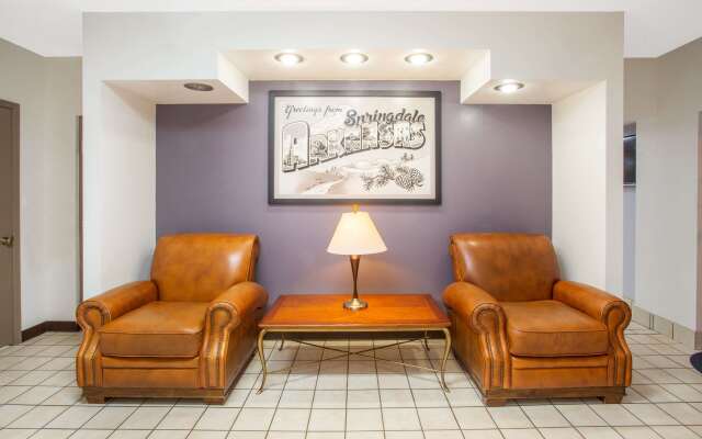 Super 8 by Wyndham Springdale AR