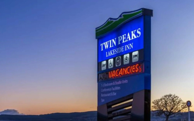 Twin Peaks Lakeside Inn