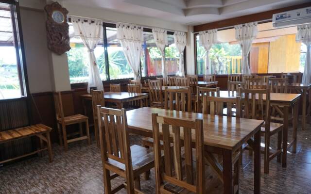 Lampang Bouteak Resort