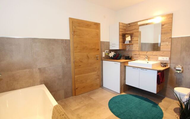 Valley-view Apartment With Garden in Wenns