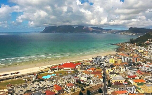 Crows Nest Fish Hoek Bay