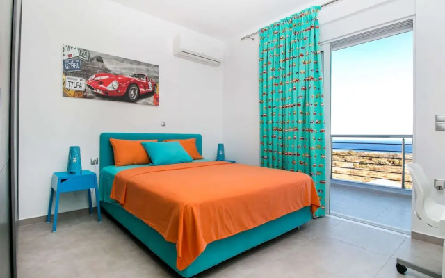Luxury Villa Near Sea in Kalithies with Hot Tub
