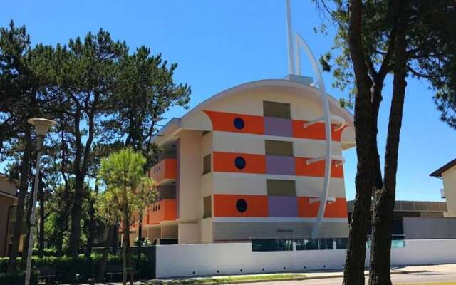 Poolside Living, Your Ideal Apartment - Beahost