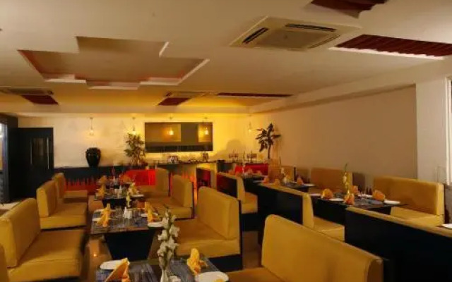 Club 7 Hotel
