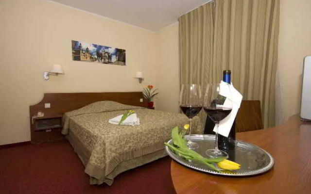 Hotel Major Budget