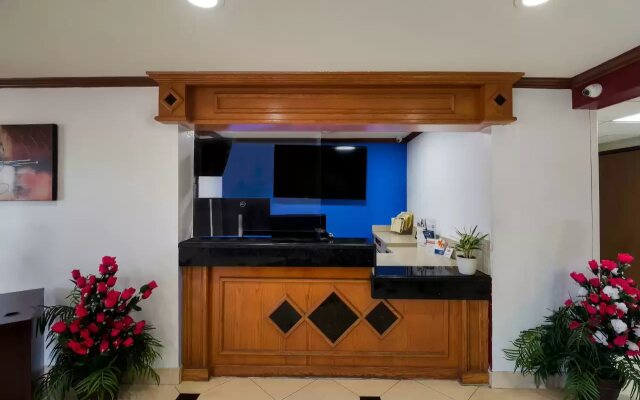 OYO Townhouse Houston Airport North