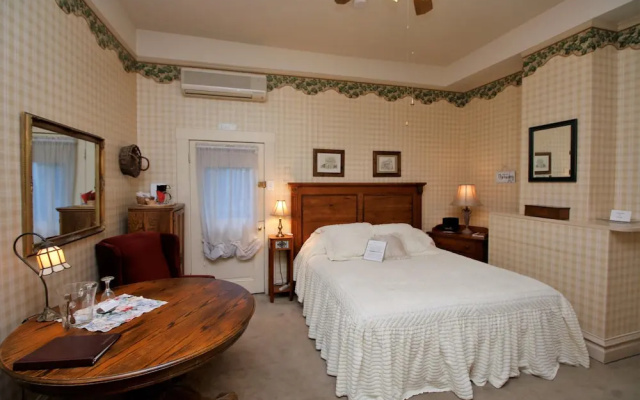 Bradford Place Inn & Gardens