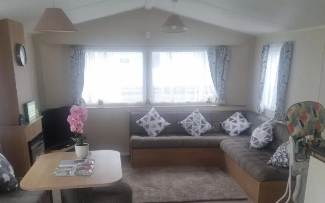 Trecco Bay Porthcawl 2-bed Caravan, Sleeps 6