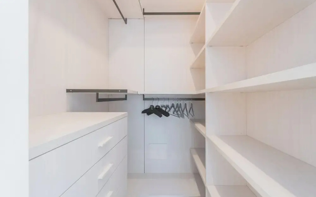 Central & White Apartment by Rent all Como