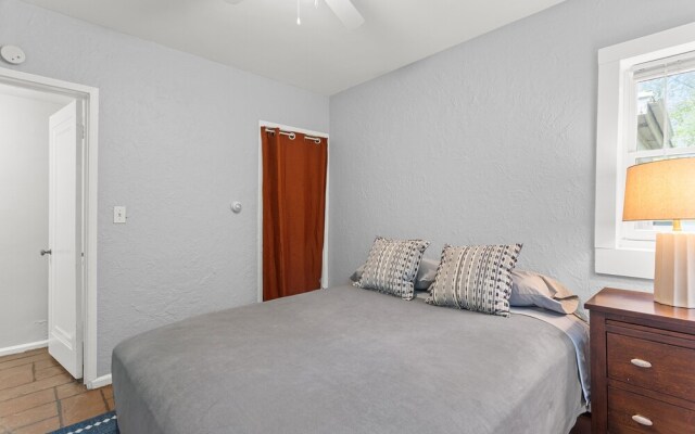 Tudor Style Apartment near MSU