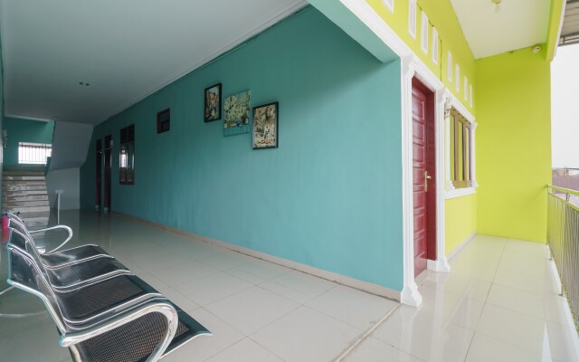 RedDoorz Syariah near UISU Medan
