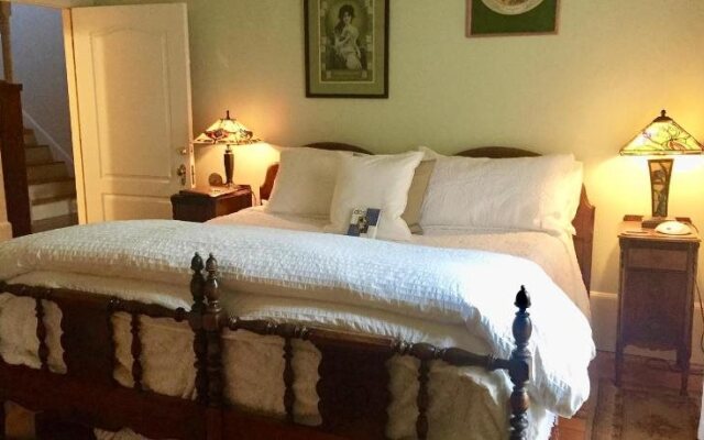 Starlight Pines Bed and Breakfast