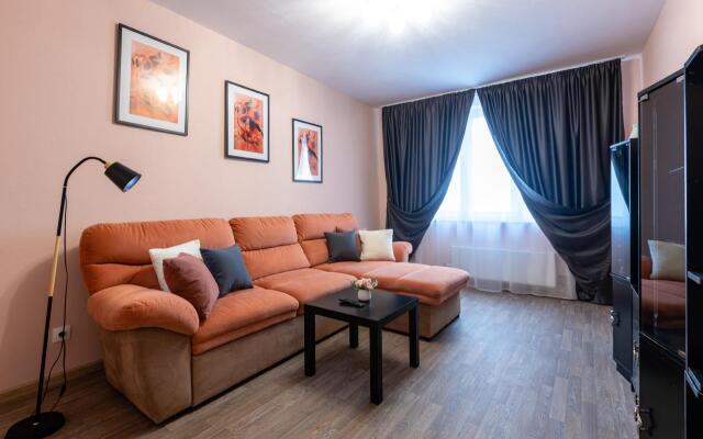 Пять Звёзд на улице Батурина 38