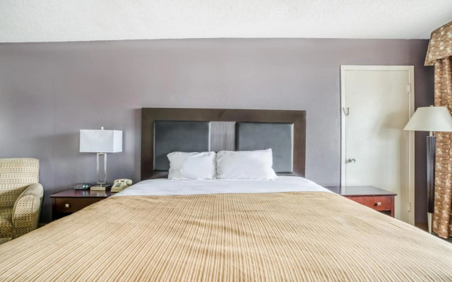 OYO Hotel Alexandria LA - Hwy 165