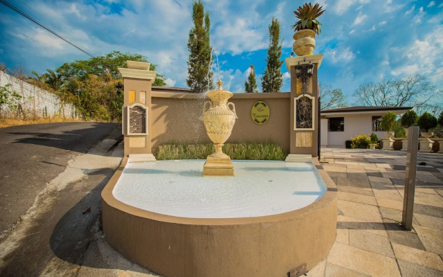 La Toscana Hills