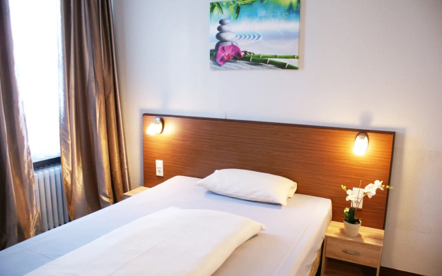 Bahn Hotel