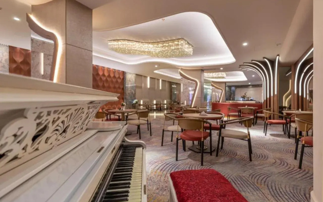 Crowne Plaza Alexandria Mirage by IHG