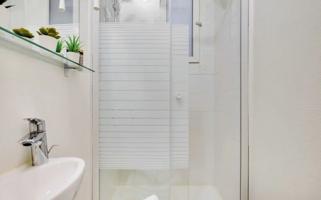 Magnificent Apartment - 1br/4p - Sacre-coeur