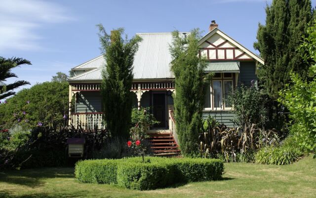 Codrington Gardens Bed & Breakfast