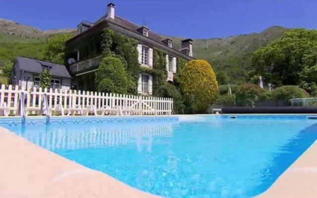 Maison Mayou