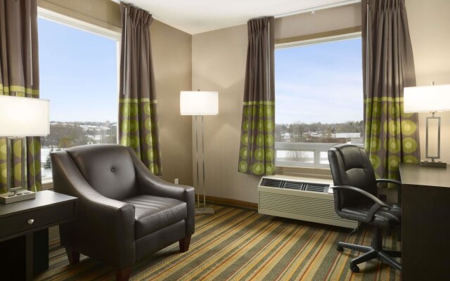 Spark by Hilton Woodstock