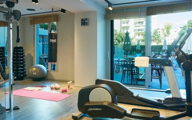 Moxy Patra Marina